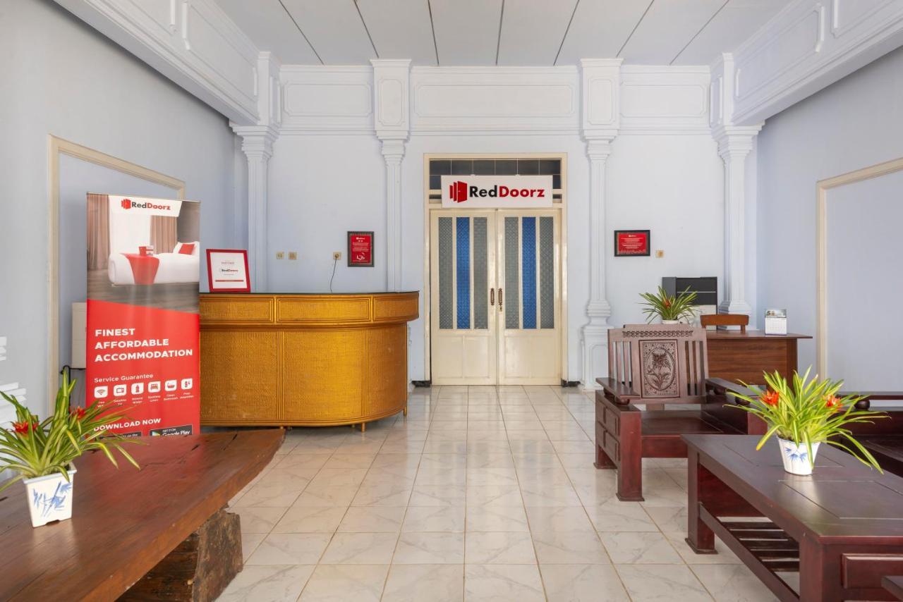 Reddoorz Syariah @ Bondowoso City Center Dış mekan fotoğraf